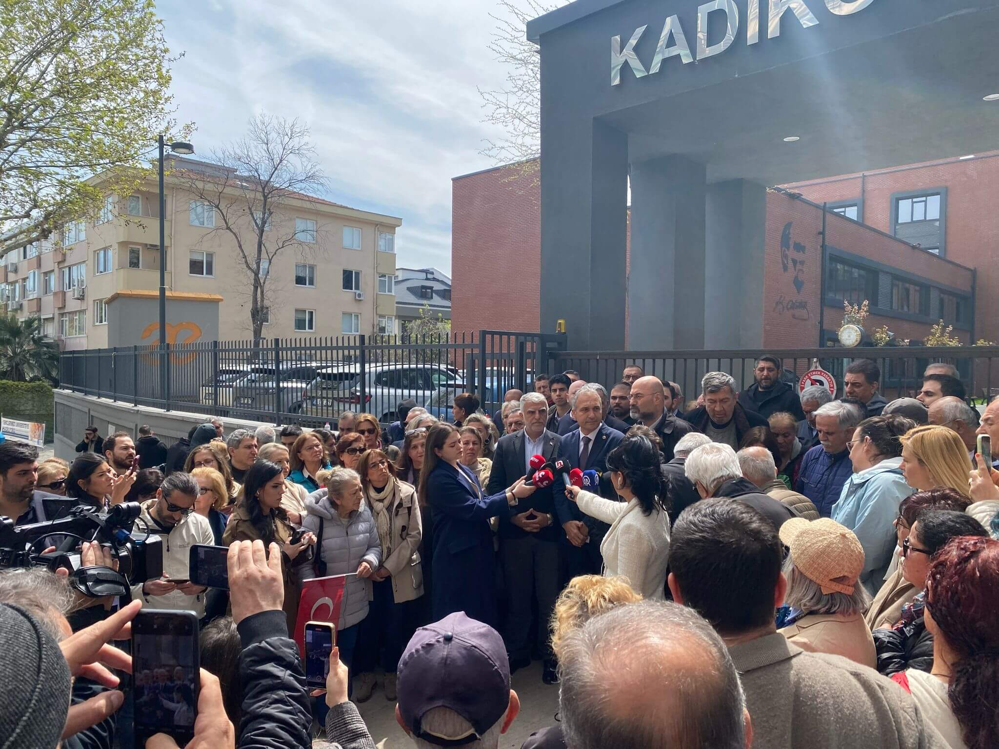 “Maarif bizimdir bizim kalacak”